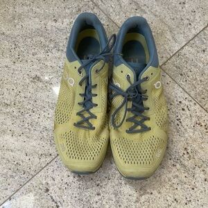 On Cloud Running Men’s Gym Shoe